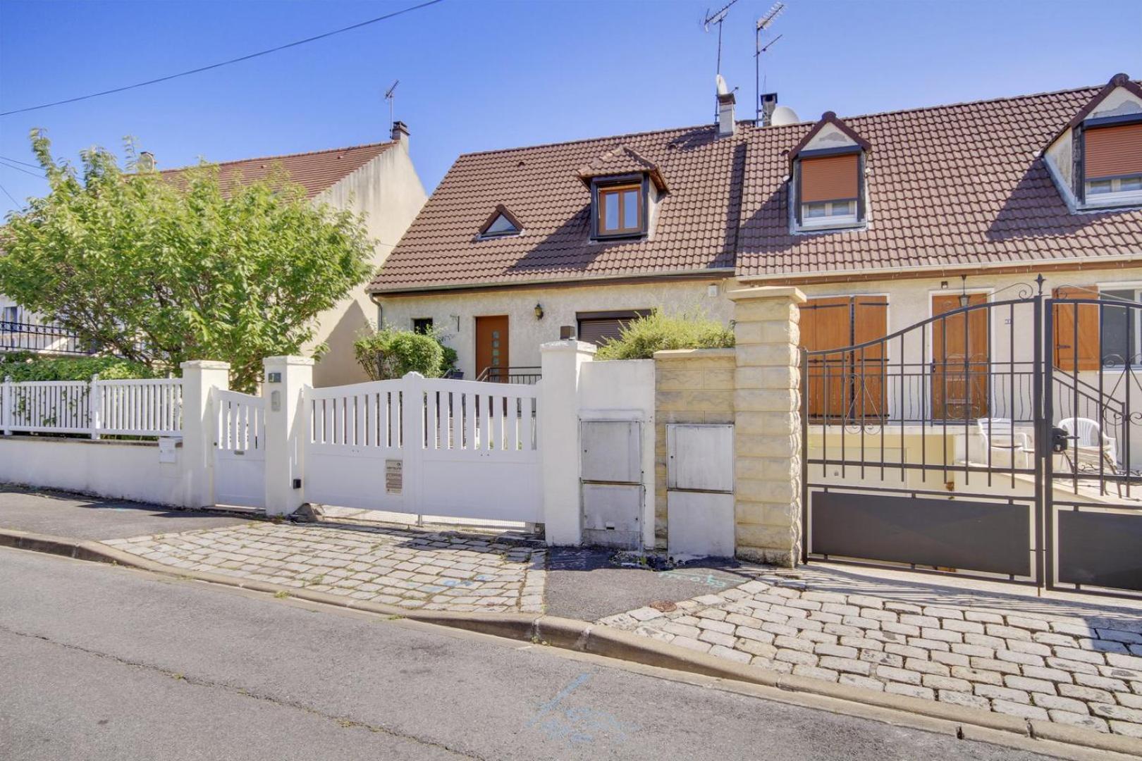 Authentique Demeure Familiale A Neuilly-Sur-Marne酒店 外观 照片